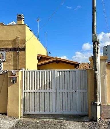 Casa Vacanze Profumo Di Mare Fiumicino Exterior photo