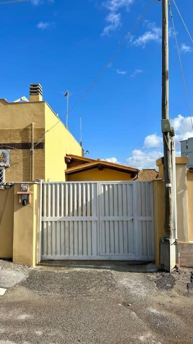Casa Vacanze Profumo Di Mare Fiumicino Exterior photo